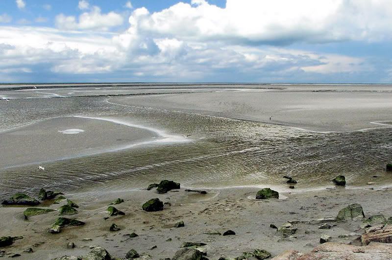 http://i125.photobucket.com/albums/p47/gilbert22_photos/autres/MontSainMichel280m.jpg