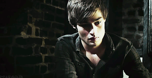 douglas_booth_gif.gif