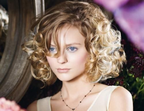 hairstyles-cute_curly_bob.jpg