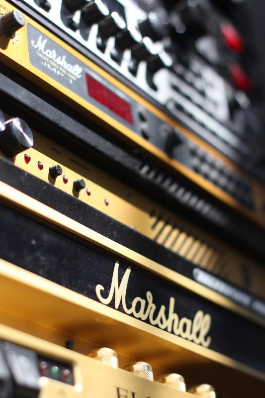 IMAGE: http://i125.photobucket.com/albums/p53/customsound79/Papa%20Roach/DPP_0026.jpg