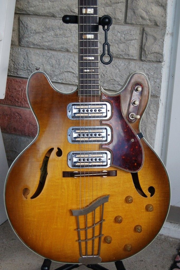 Sites That Give Wiring Diagram For 2 Pickup Harmony Bobkat Electric Guitar from i125.photobucket.com