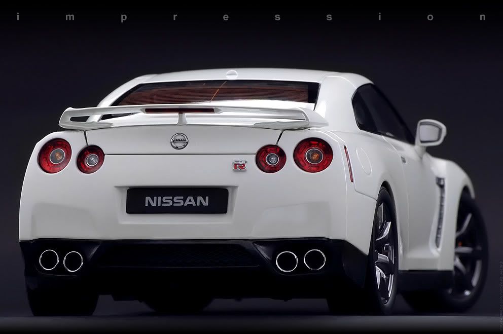 View Full Version Kyosho Nissan GTR R35 Premium Edition LHD pearl white 