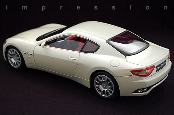 Maserati Gran Turismo pearl white Mondo Motors 