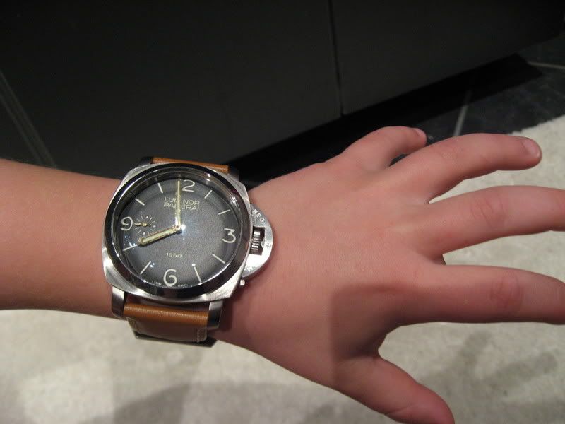 PAM127018-1.jpg