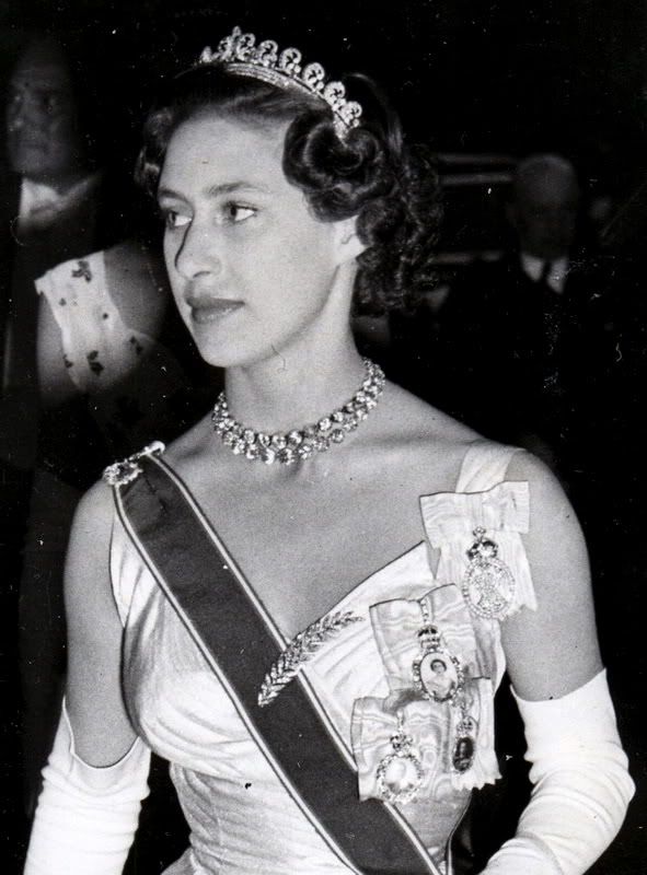 queen elizabeth 2nd family. VI and Queen Elizabeth II: