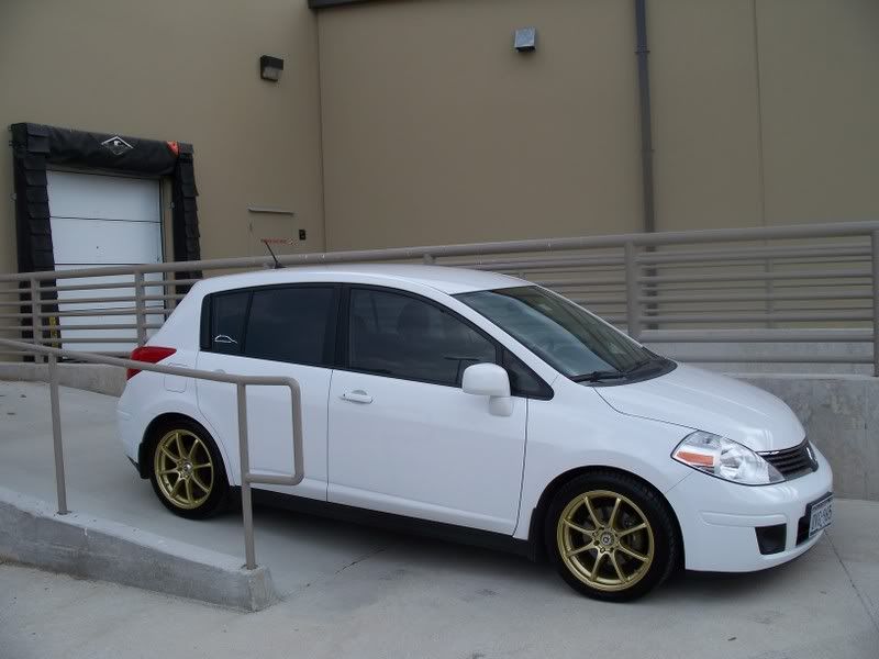 09 Nissan versa tire size #9