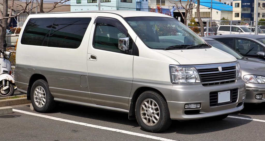 Nissan_Elgrand_E50.jpg