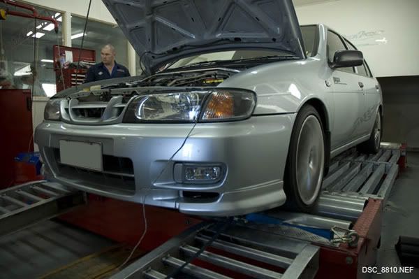 leads_car_on_dyno1_86_4.jpg