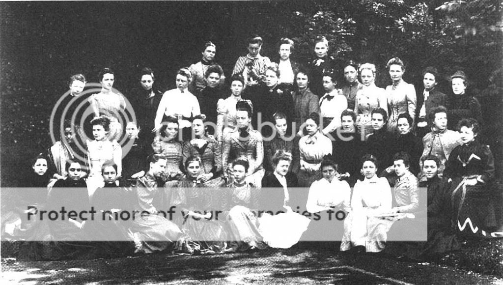 Somerville College, class of 1891. Cornelia Sorabji is first on the left, second row.