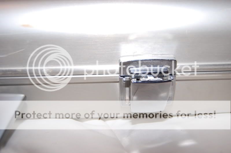 WTS Zero Halliburton Weatherby aluminum Rifle case ***PRICE DROP